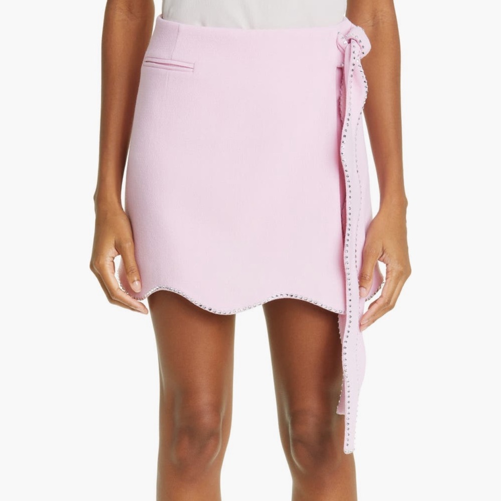 Been altered to size 4